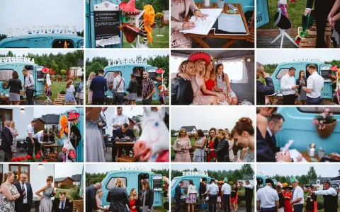 Jak zrobić fotobudkę? Wesoła ekipa bawi się przy turkusowej furgonetce, pozując do zdjęć z gadżetami.