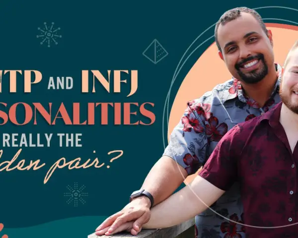 ENFP i INFJ: czy to złota para? Dwóch uśmiechniętych mężczyzn w kwiecistych koszulach.