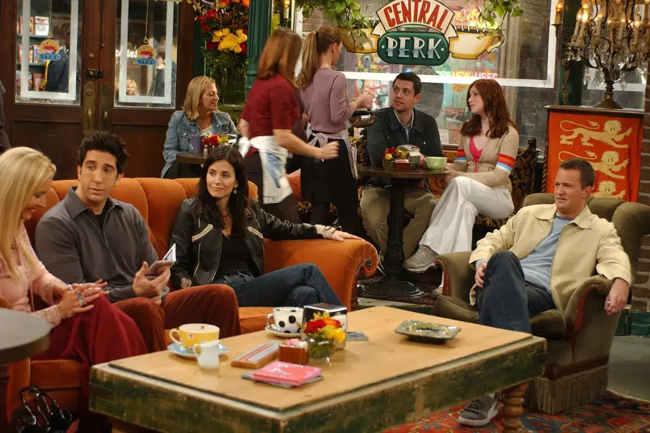 Przyjaciele w Central Perk. Monica patrzy na Rossa, a ja czuję, że zakochałam się w przyjacielu.
